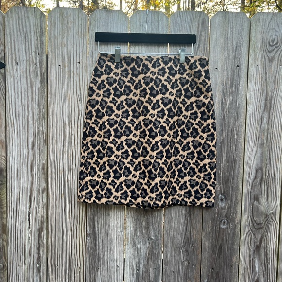 NWT Talbots Leopard Jacquard Print Skirt 6 petite - Picture 1 of 11
